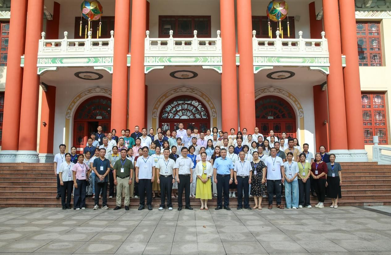 2025年江南区十五届人大代表和基层人大工作者履职培训班在我校开班